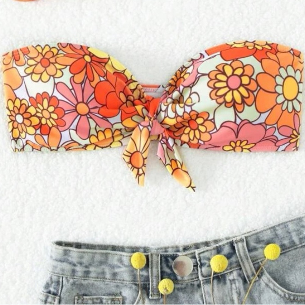 Shein bikin strapless floral top. in a size small. never been worn.